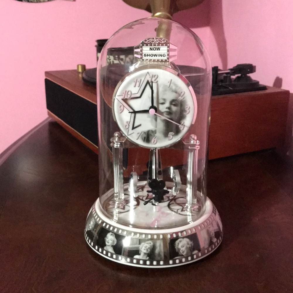 Vintage Marilyn Monroe Anniversary Clock